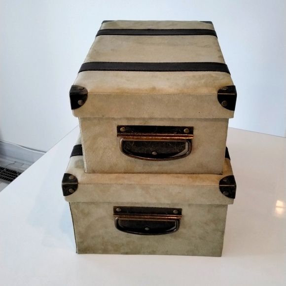 Suede storage boxes with faux leather strapping - Picture 3 of 9